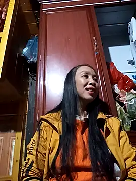 Snapshot of vtmbae chatting on 11.12.25 vtmbae online show from 11.12.25