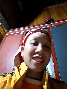 Snapshot of vtmbae chatting on 11.14.25 vtmbae online show from 11.14.25