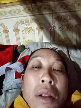 Snapshot of vtmbae chatting on 11.18.25 vtmbae online show from 11.18.25