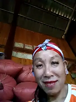 Snapshot of vtmbae chatting on 11.28.25 vtmbae online show from 11.28.25