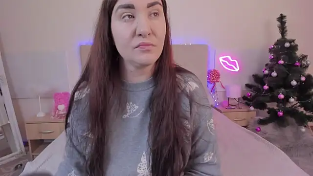 TrishaDarks online show from 12.20.25