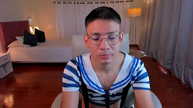 Snapshot of marcuswildx chatting on 10.18.25 marcuswildx online show from 10.18.25