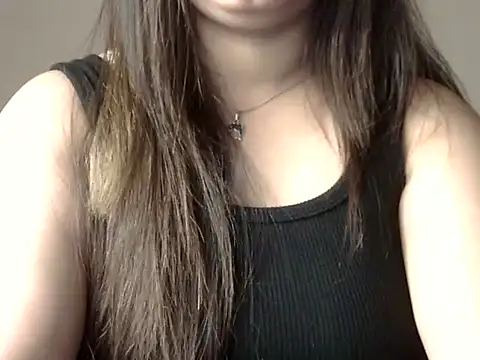 Snapshot of Aaliya02 chatting on 10.27.25 Aaliya02 online show from 10.27.25