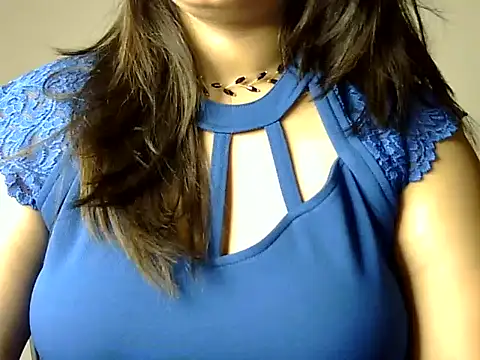 Snapshot of Aaliya02 chatting on 11.14.25 Aaliya02 online show from 11.14.25