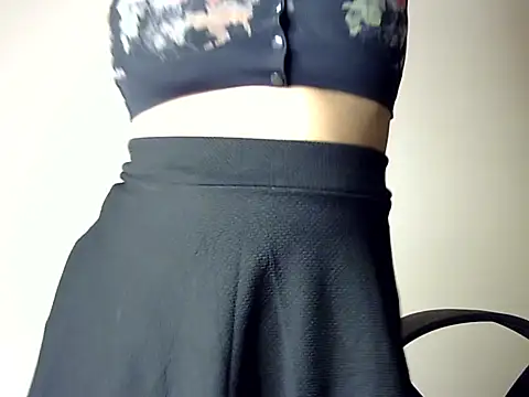 Snapshot of Aaliya02 chatting on 11.15.25 Aaliya02 online show from 11.15.25