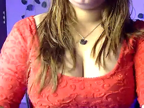 Snapshot of Aaliya02 chatting on 02.15.26 Aaliya02 online show from 02.15.26