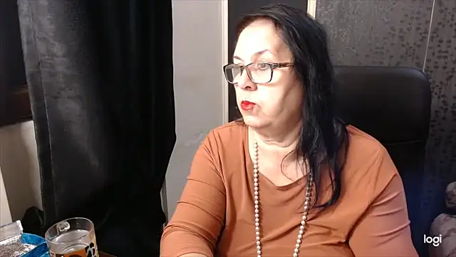 MissSanjanne online show from 11.22.25