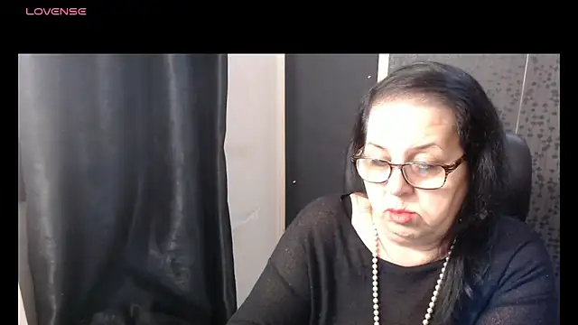 MissSanjanne online show from 12.15.25