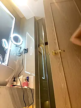 miumiu-66 online show from 11.04.25