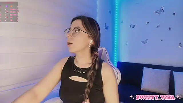 Snapshot of sweettvera chatting on 10.26.25 sweettvera online show from 10.26.25