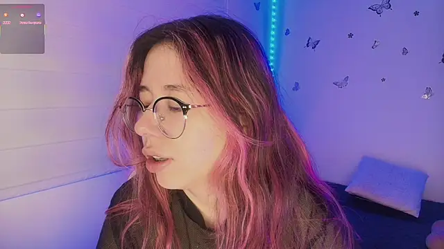 Snapshot of sweettvera chatting on 11.15.25 sweettvera online show from 11.15.25