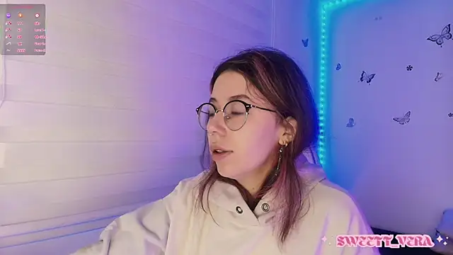 Snapshot of sweettvera chatting on 11.17.25 sweettvera online show from 11.17.25