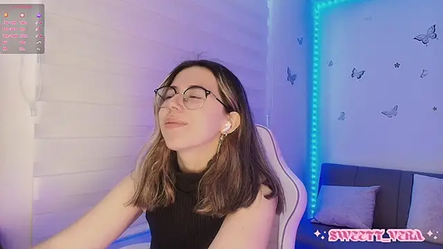 Snapshot of sweettvera chatting on 12.13.25 sweettvera online show from 12.13.25