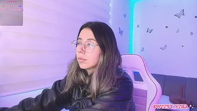 Snapshot of sweettvera chatting on 04.27.26 sweettvera online show from 04.27.26