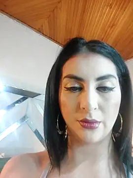 Snapshot of LlianneDiamond1 chatting on 10.24.25 LlianneDiamond1 online show from 10.24.25