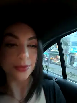 Snapshot of LlianneDiamond1 chatting on 12.03.25 LlianneDiamond1 online show from 12.03.25