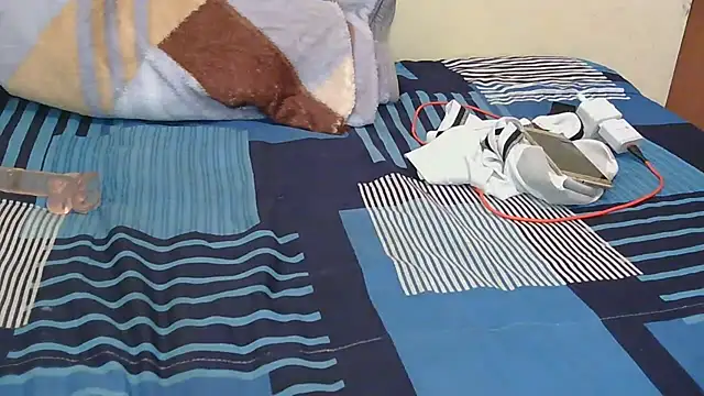 Snapshot of Pearl-Lissa chatting on 10.27.25 Pearl-Lissa online show from 10.27.25