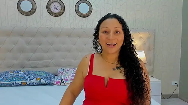 VaniaRose online show from 11.29.25