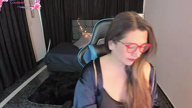 Snapshot of Hanna_MA chatting on 10.24.25 Hanna MA online show from 10.24.25