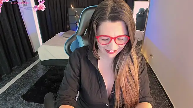 Snapshot of Hanna_MA chatting on 11.01.25 Hanna MA online show from 11.01.25