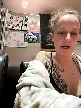 EmmieMaexox online show from 10.20.25
