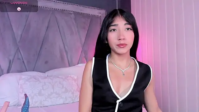 Mariana Kalo online show from 11.16.25