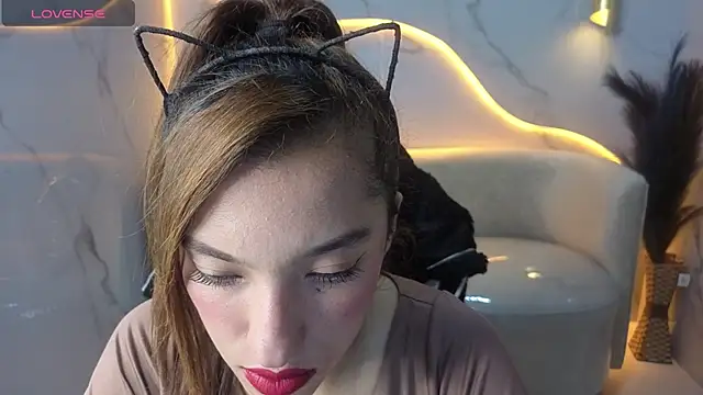 Snapshot of Skyler_Gracee_Tx chatting on 10.25.25 Skyler Gracee Tx online show from 10.25.25