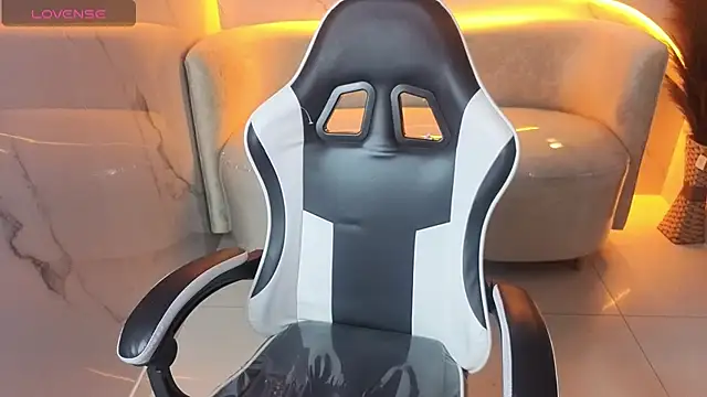 Snapshot of Skyler_Gracee_Tx chatting on 11.09.25 Skyler Gracee Tx online show from 11.09.25