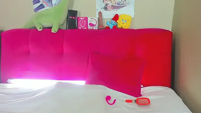 Angel Leeks online show from 11.21.25