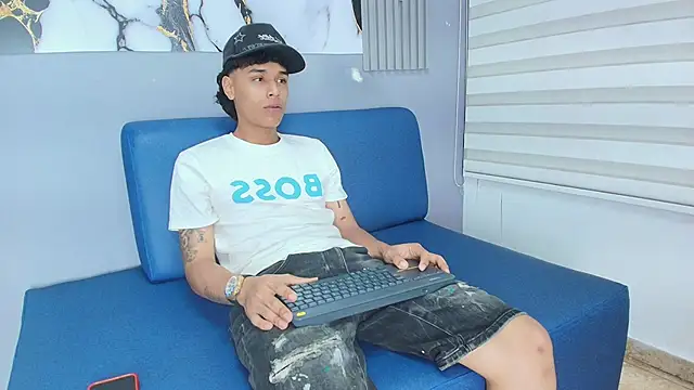 Snapshot of Frayhot777 chatting on 01.14.26 Frayhot777 online show from 01.14.26