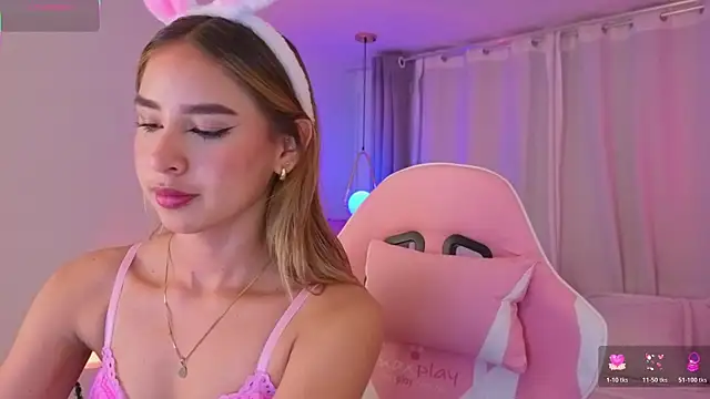 Snapshot of Nallah_ chatting on 11.18.25 Nallah online show from 11.18.25