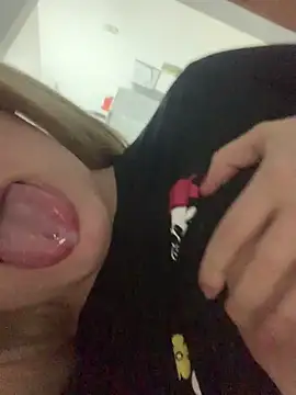 Snapshot of ninfabbz chatting on 10.03.25 ninfabbz online show from 10.03.25