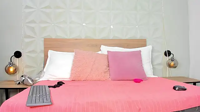 ValeryTrans  online show from 02.19.26