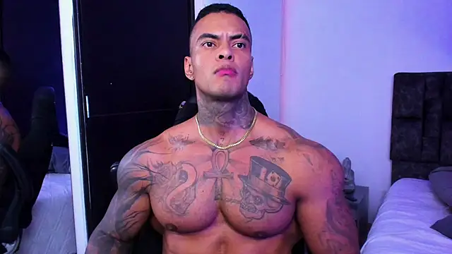 Snapshot of binmontana_ chatting on 10.03.25 binmontana online show from 10.03.25