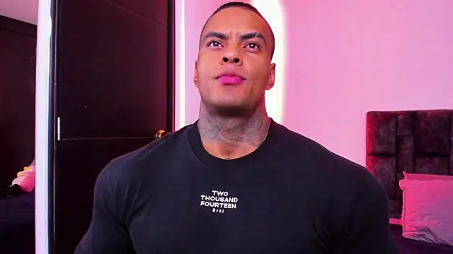 Snapshot of binmontana_ chatting on 11.25.25 binmontana online show from 11.25.25