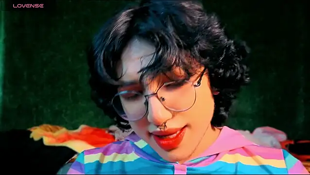 Snapshot of -BlueOpal- chatting on 10.27.25 -BlueOpal- online show from 10.27.25