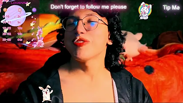 Snapshot of -BlueOpal- chatting on 10.29.25 -BlueOpal- online show from 10.29.25