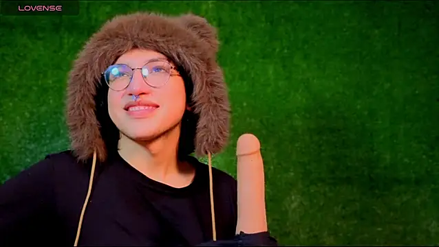 Snapshot of -BlueOpal- chatting on 11.16.25 -BlueOpal- online show from 11.16.25