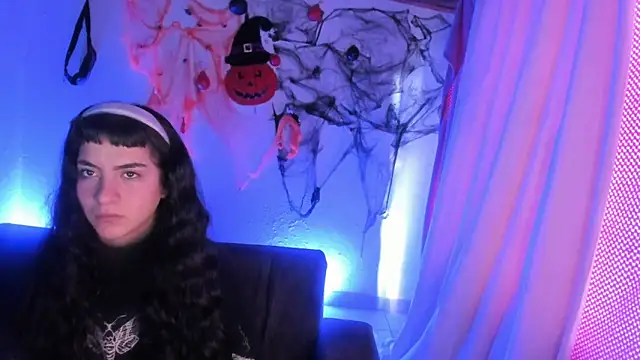 kitty  chs online show from 11.22.25