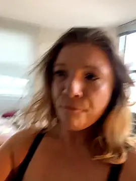 Snapshot of Seturselfonfire chatting on 09.30.25 Seturselfonfire online show from 09.30.25