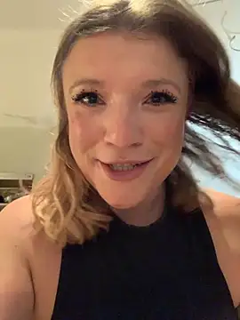 Snapshot of Seturselfonfire chatting on 10.11.25 Seturselfonfire online show from 10.11.25