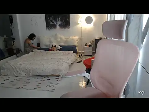 Snapshot of EllieYoon chatting on 01.18.26 EllieYoon online show from 01.18.26