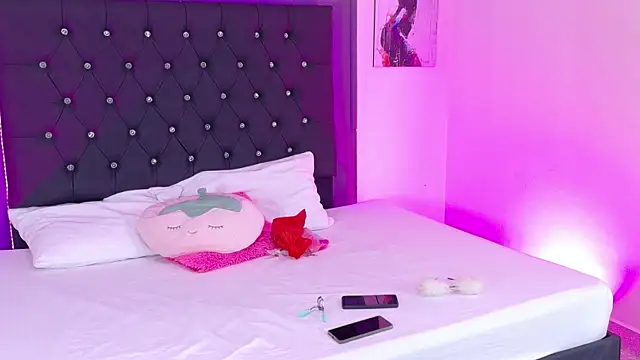 Snapshot of Kataaleya__12 chatting on 11.13.25 Kataaleya 12 online show from 11.13.25