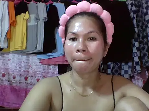 Snapshot of sexyanne1988 chatting on 02.15.26 sexyanne1988 online show from 02.15.26