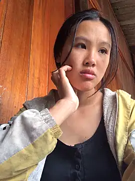 Mai lovely online show from 09.27.25