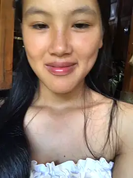 Mai lovely online show from 09.28.25