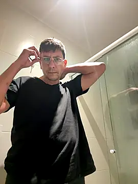 Snapshot of Arioi11 chatting on 09.23.25 Arioi11 online show from 09.23.25