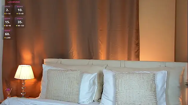 Snapshot of MaryDavies chatting on 11.30.25 MaryDavies online show from 11.30.25