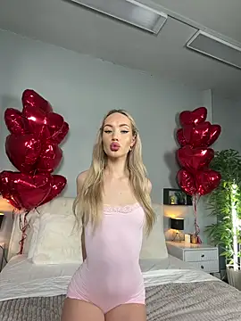 Snapshot of MaryDavies chatting on 03.02.26 MaryDavies online show from 03.02.26