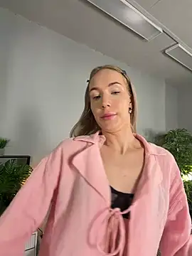 Snapshot of MaryDavies chatting on 03.23.26 MaryDavies online show from 03.23.26